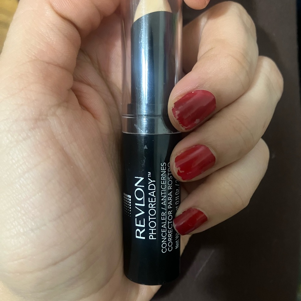 Revlon concealer - Picture 4 of 6